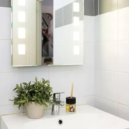 404 - Petit Bijou Dans Immeuble Hotelier 5 - Flat-guest Holiday home *