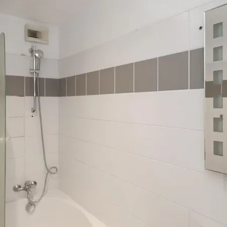 404 - Petit Bijou Dans Immeuble Hotelier 5 - Flat-guest アパート *